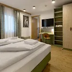 Stadltraum Falkenberg Hotel *